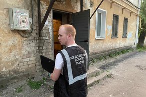 В заброшенном доме Кирова нашли мужчину с ножевым ранением в спину